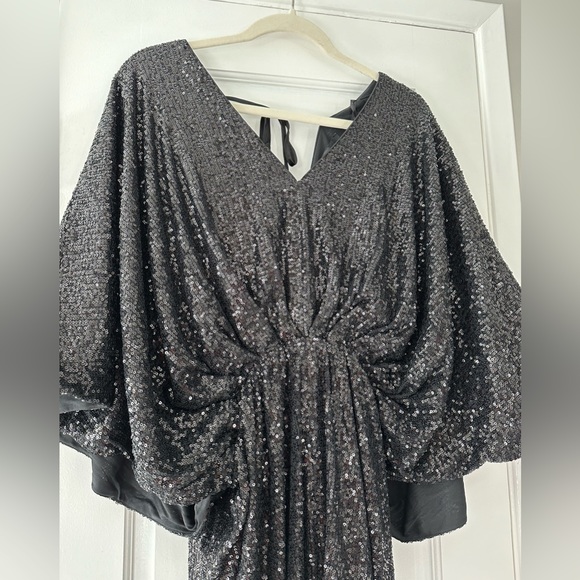 Black Sequined Dolman Sleeve Romper - Picture 4 of 16